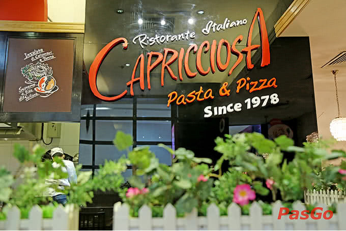 Thương hiệu Capricciosa được sáng lập từ năm 1978 và có mặt tại Việt Nam từ năm 2011