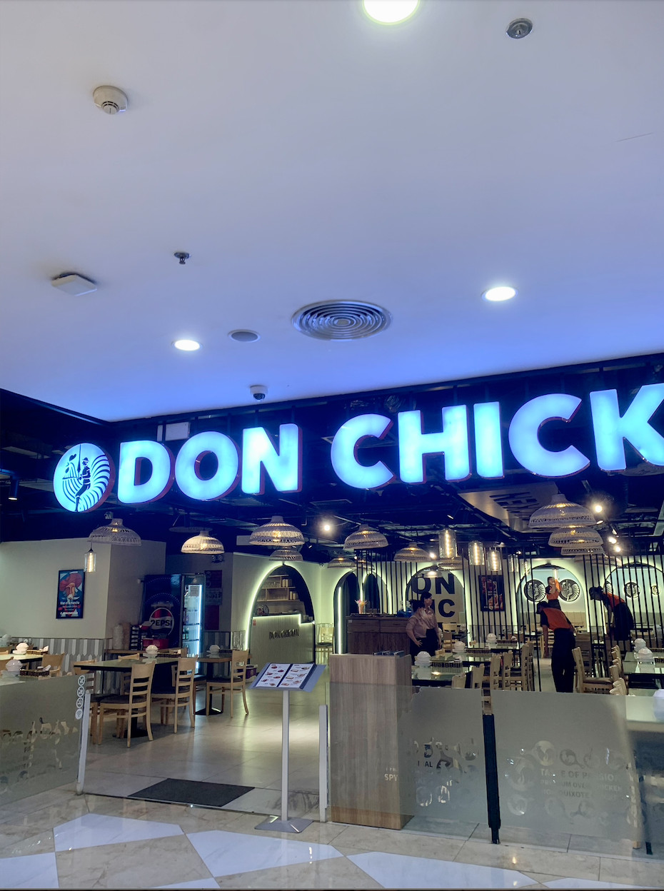 Thương hiệu trà sữa Koi Thé vẫn đón khách tại tầng hầm Vincom Nguyễn Chí Thanh.