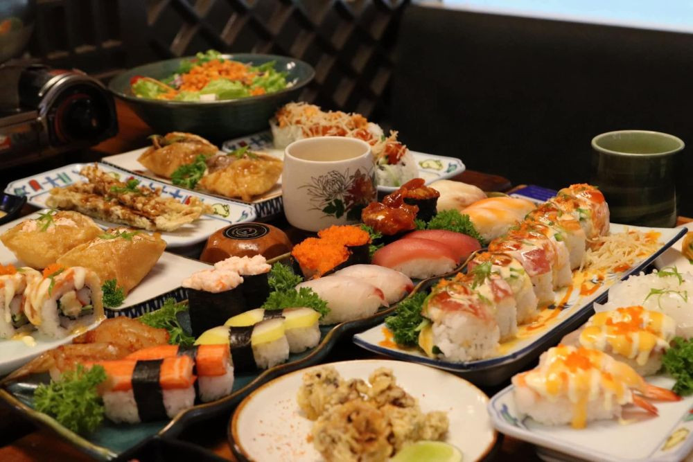 Thưởng thức buffet sushi phong phú tại Kunimoto