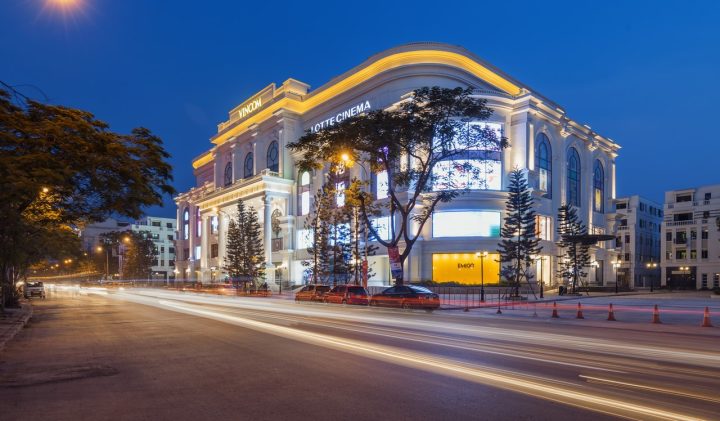 Toàn cảnh bên ngoài Vincom Plaza Lê Thánh Tông, một hình ảnh của Vincom Lê Thánh Tông nổi bật với kiến trúc hiện đại