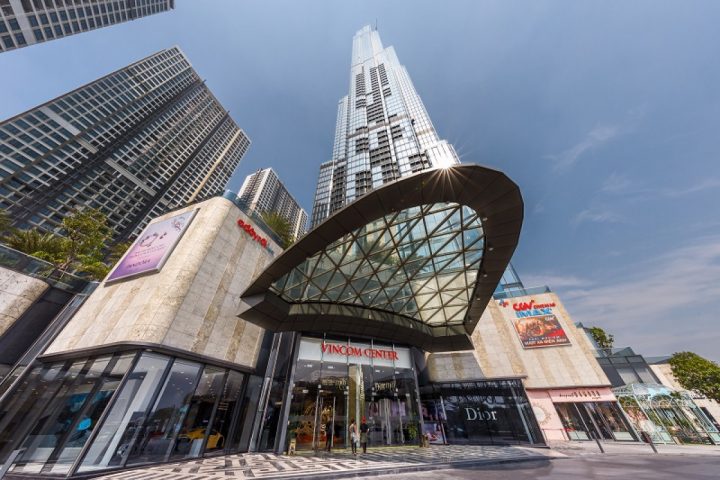 Toàn cảnh tòa nhà Landmark 81 và khu phức hợp Vinhomes Central Park, nơi tọa lạc Vincom Center Landmark 81 Hồ Chí Minh City