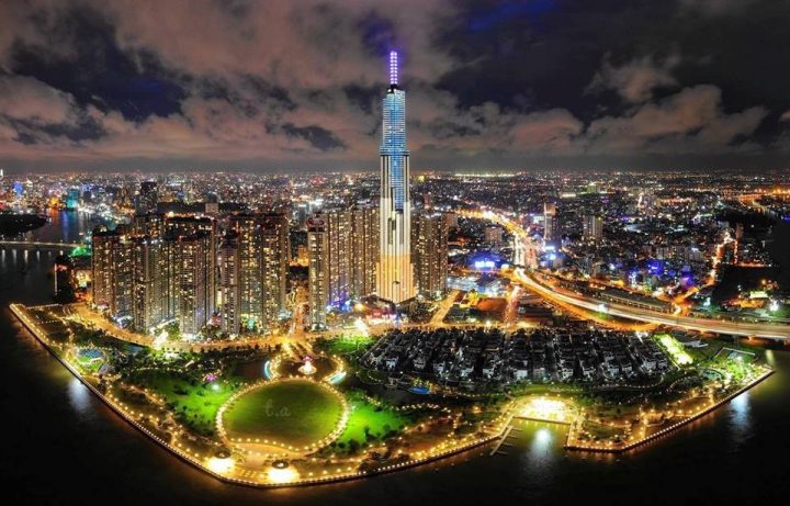 Toàn cảnh view Landmark 81 về đêm lung linh tại Vinhomes Central Park