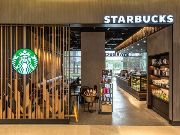 Tổng quan về Starbucks Vincom Trần Duy Hưng, địa điểm cà phê đẳng cấp