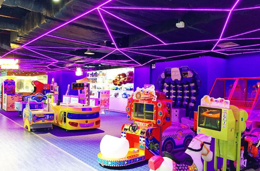Trẻ em vui chơi tại khu giải trí tiNiWorld trong Vincom Thảo Điền.