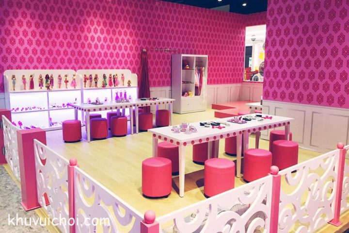 Trẻ em vui chơi tại khu vực liên hoàn tiNiWorld Vincom Thảo Điền
