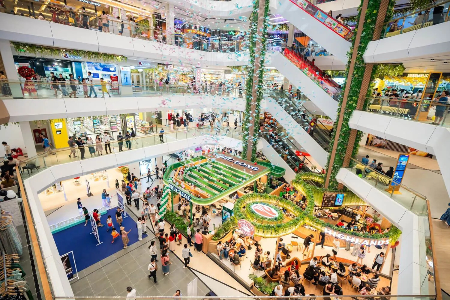 Vincom Mega Mall Grand Park với concept "Park-In-Mall"