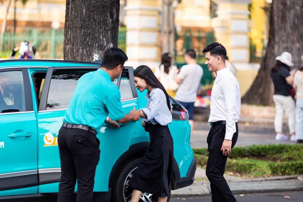 Xanh SM di chuyển tiện lợi và bảo vệ môi trường, giúp bạn đến với đồ ăn Vincom Trần Duy Hưng dễ dàng