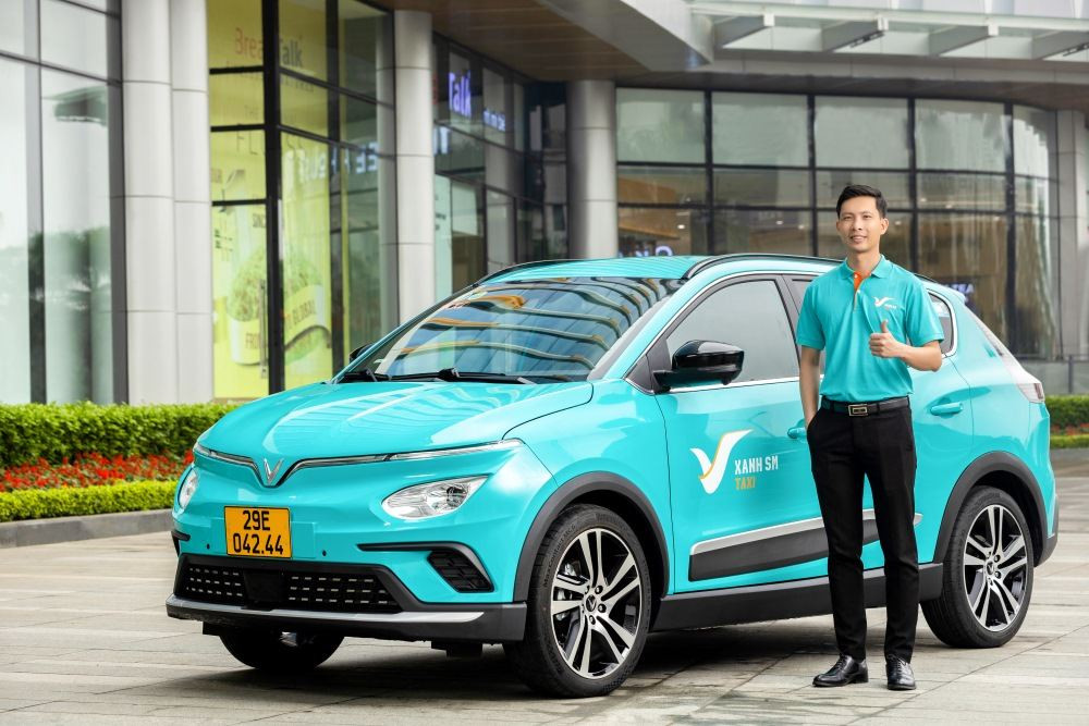 Xanh SM đồng hành cùng bạn trên mọi hành trình đến Vincom Metropolis an toàn và thân thiện môi trường