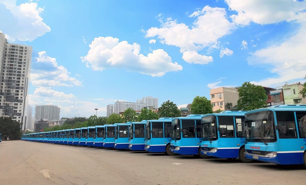 Xe buýt là phương tiện di chuyển tiết kiệm đến CGV Vincom Liễu Giai