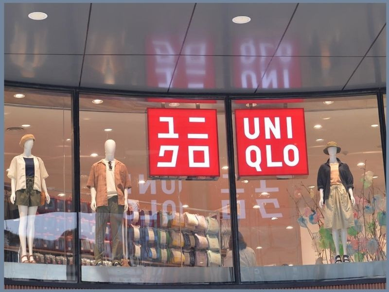 Áo phông nam Uniqlo thiết kế đơn giản, tinh tế