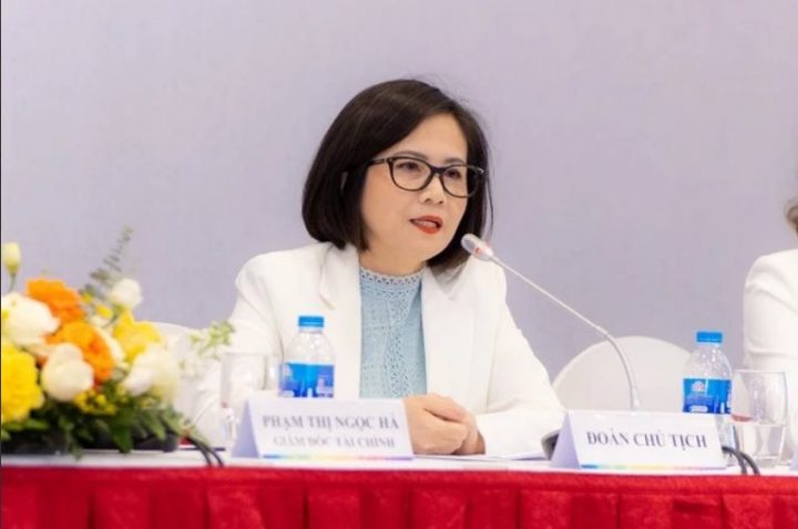 Bà Trần Mai Hoa, tân chủ tịch Vincom Retail, trong một sự kiện quan trọng của doanh nghiệp.