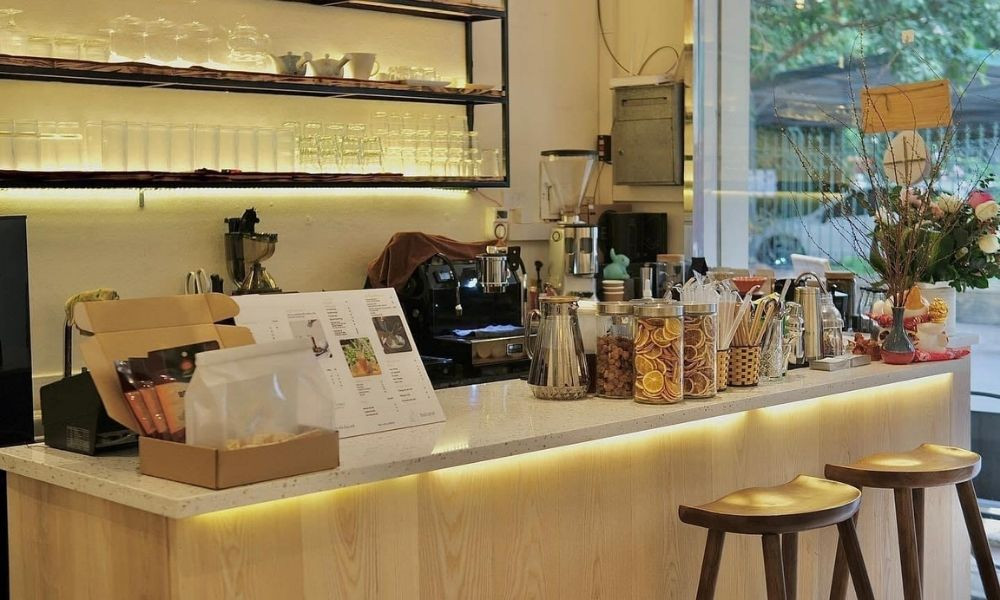 Baccarat Coffee là một quán cafe đặc biệt trên đường Nguyễn Chí Thanh