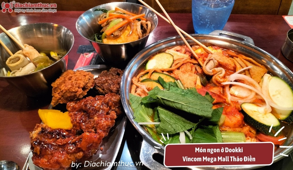 Các loại Tokbokki và nguyên liệu nhúng lẩu phong phú của Dookki