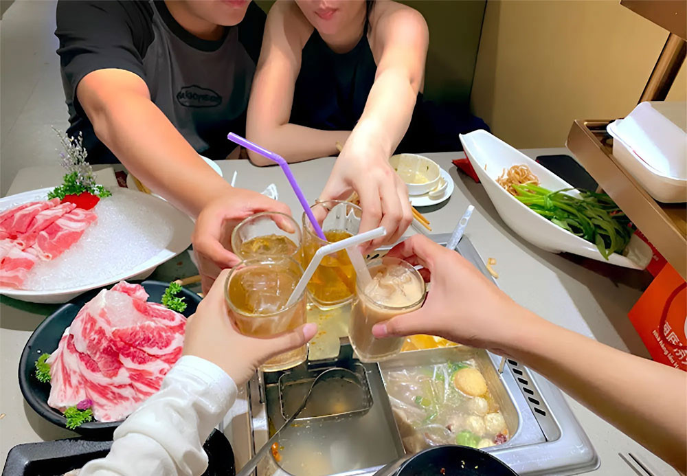 Có nhiều combo lẩu tiện lợi để thực khách lựa chọn theo nhóm
