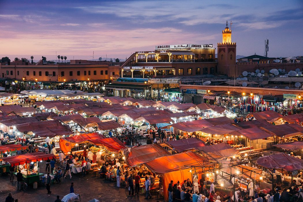 Djemaa El Fna, quảng trường sôi động ở Marrakech vào ban đêm