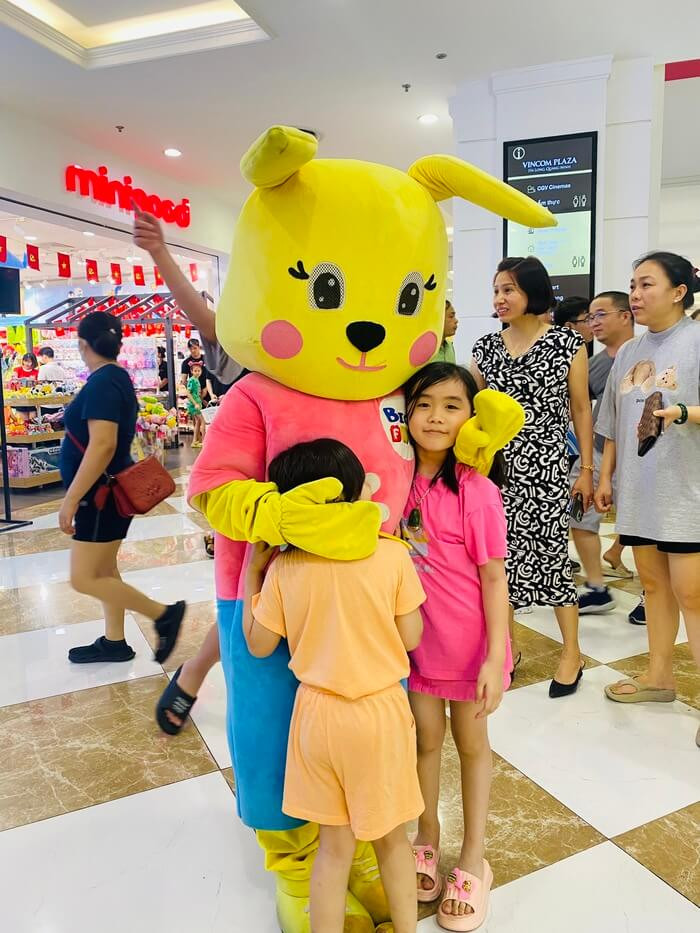 Đội ngũ nhân viên chuyên nghiệp tại Bigfun Vincom Hạ Long