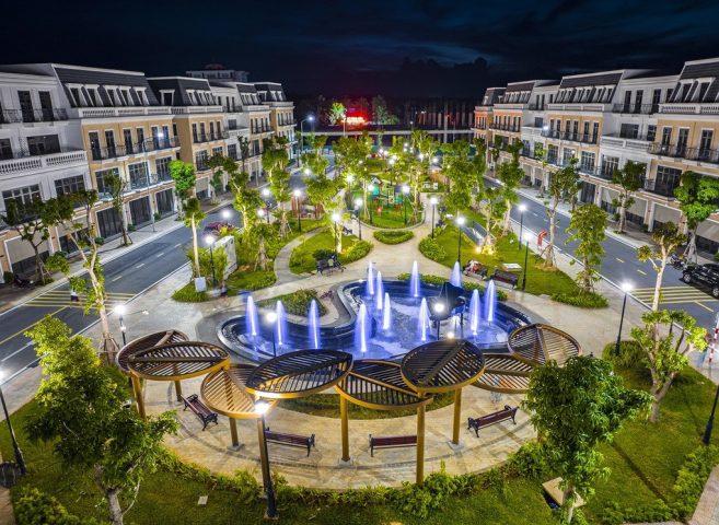 Góc check-in sang trọng tại Vincom Shophouse Royal Park, điểm nhấn kiến trúc châu Âu của Vincom Quảng Trị.