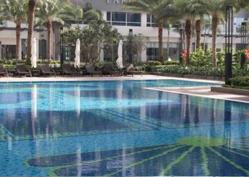 Hồ bơi miễn phí dành cho cư dân tại Vinhomes Central Park, tiện ích cao cấp của Landmark 1