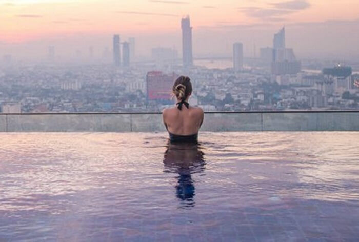 Hồ bơi vô cực sang trọng với view đẹp tại Landmark 81