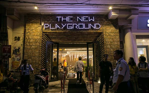Không gian mua sắm hiện đại của The New Playground, điểm đến thời trang cho giới trẻ dưới lòng đất.