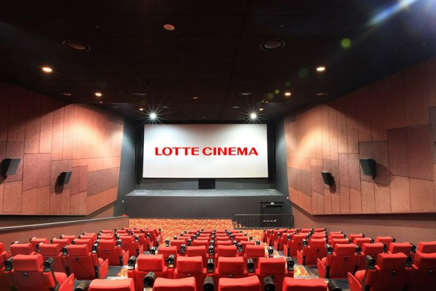 Không gian rạp chiếu phim Lotte Biên Hòa với màn hình lớn