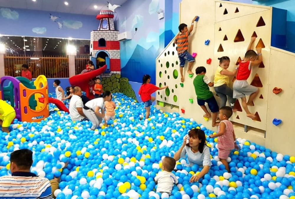 Khu vui chơi trẻ em Đức Nguyên Phát với nhiều trò chơi hấp dẫn tại Vincom Cộng Hòa.