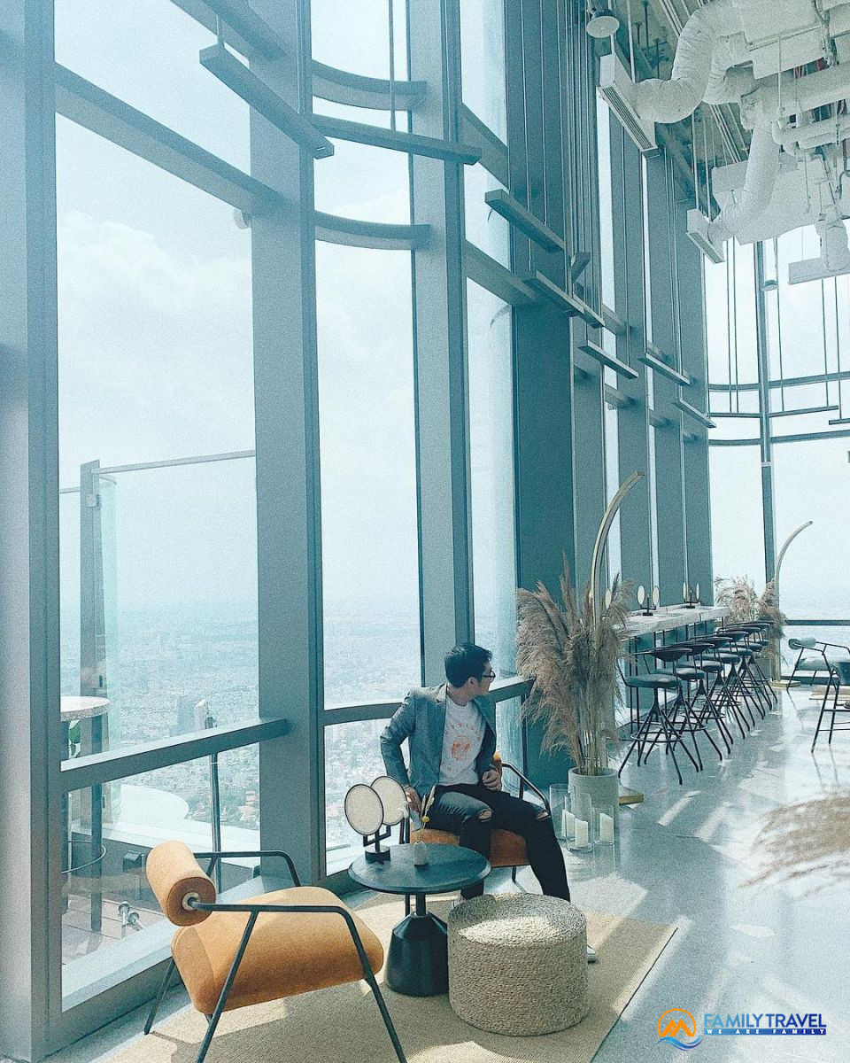 Khung cảnh thành phố Sài Gòn lúc hoàng hôn nhìn từ quán cafe Landmark 81