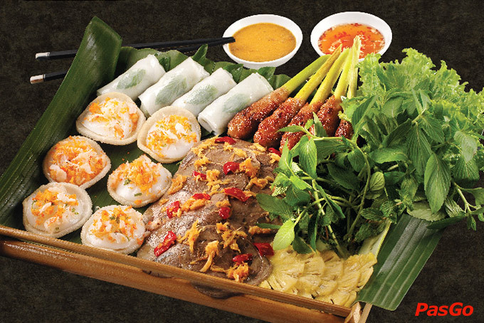 Mâm tứ quý tại Hue Delights Landmark 81, tổng hợp các món đặc trưng Huế