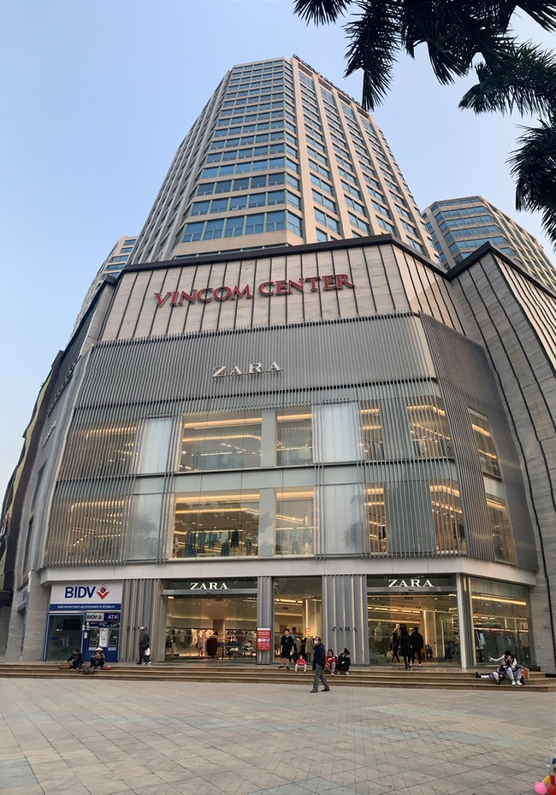 Mặt bằng cửa hàng thời trang Zara rộng lớn tại Vincom Bà Triệu, thiên đường mua sắm