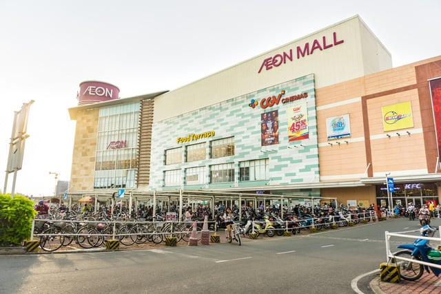 Mặt ngoài hiện đại của AEON Mall Tân Phú Celadon