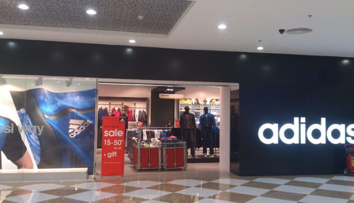 Mặt tiền cửa hàng adidas Outlet tại Vincom Thủ Đức 216 Võ Văn Ngân