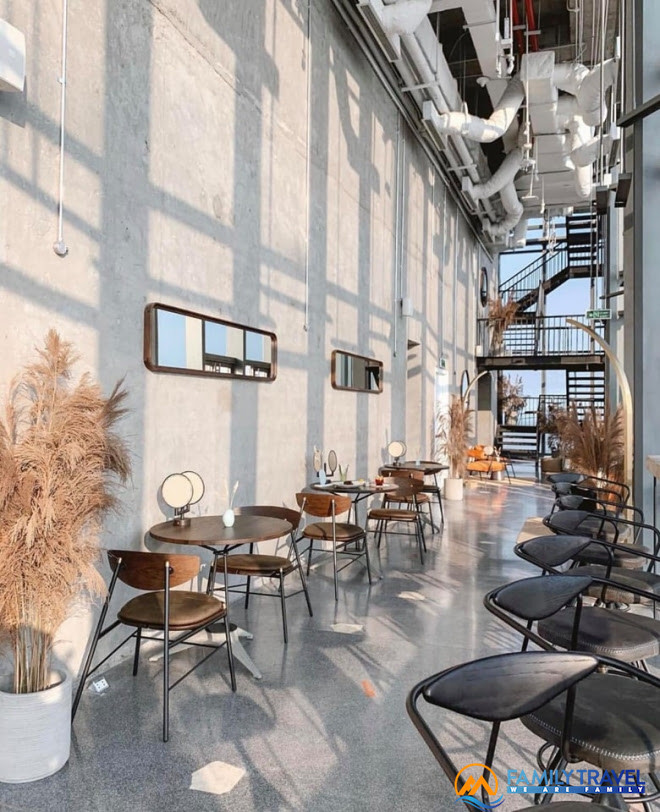 Menu đồ uống và bánh ngọt tại Blank Lounge Landmark 81