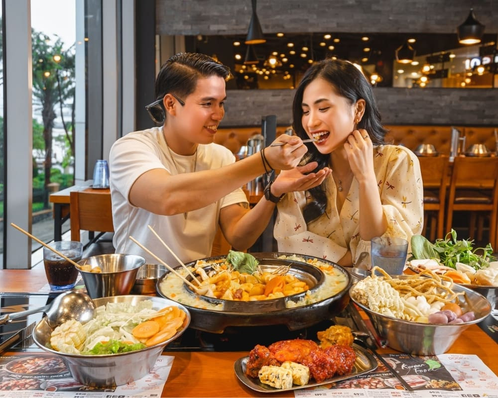 Nhà hàng Dokki tại Vincom Bà Triệu, lẩu Tokbokki chuẩn vị Hàn
