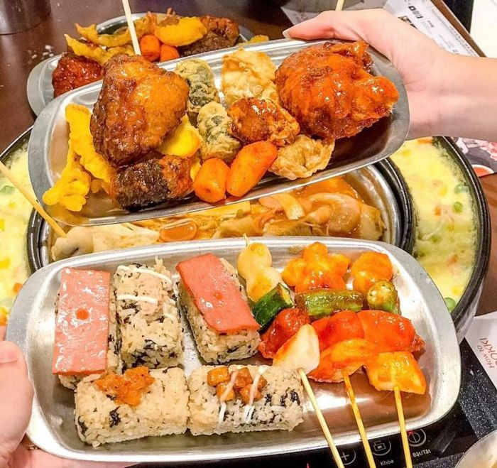 Nhà hàng Dookki Vietnam với lẩu tokbokki