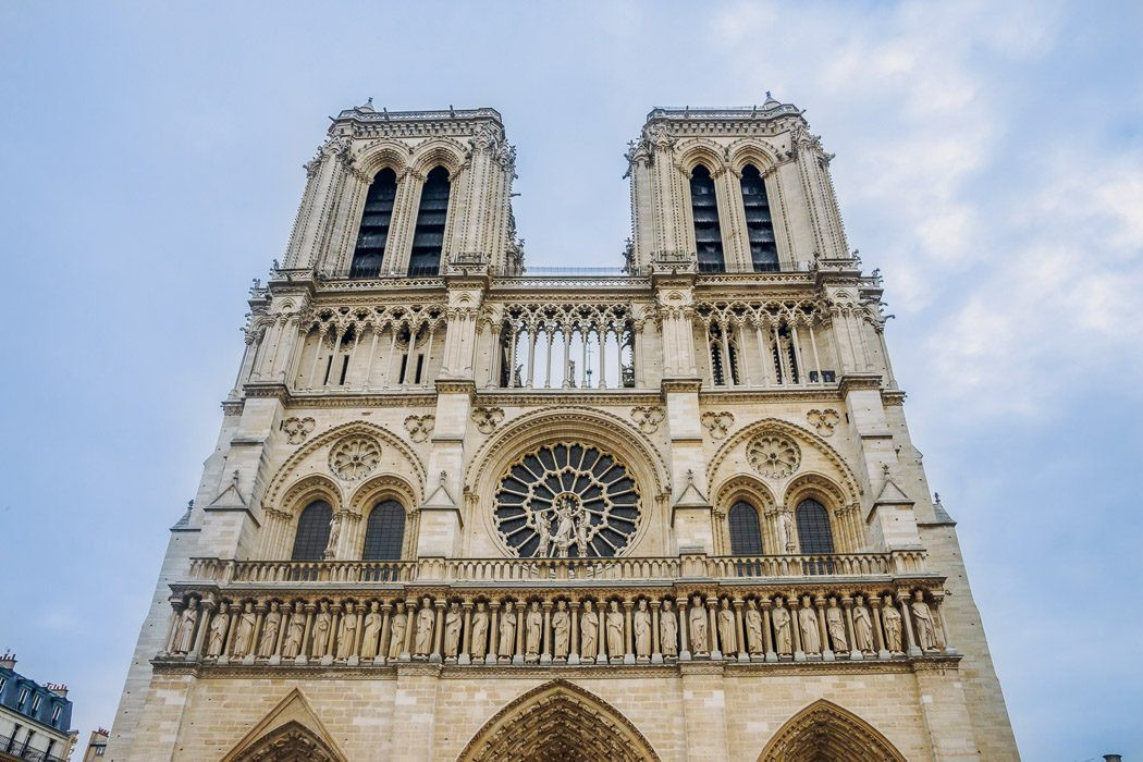 Nhà thờ Đức Bà Notre-Dame, kiến trúc Gothic ở Paris