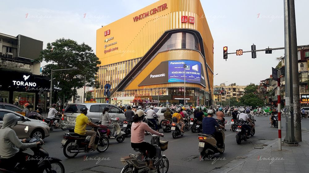 Panasonic xuất hiện trên màn hình LED Vincom Phạm Ngọc Thạch