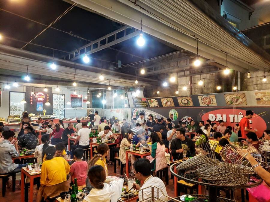 Quán Kachu Buffet đông khách ở Vĩnh Long