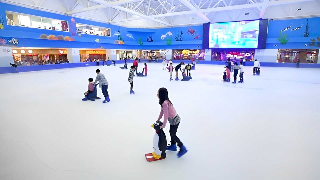 Sân băng Vincom tại Vincom Mega Mall, khu vui chơi độc đáo