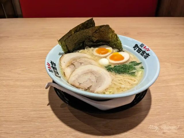 Tô mì ramen Yokohama ngon tuyệt của Machida Shoten tại Landmark 81