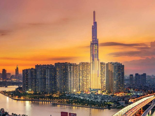 Toàn cảnh tòa tháp Landmark 81 sừng sững giữa khu đô thị Vinhomes Central Park, biểu tượng của sự phát triển