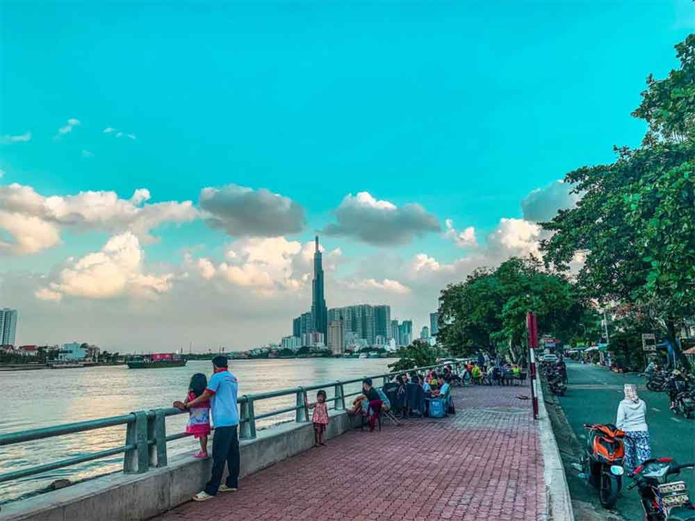Vẻ đẹp yên bình của bờ kè Thanh Đa khiến ai cũng muốn dừng chân