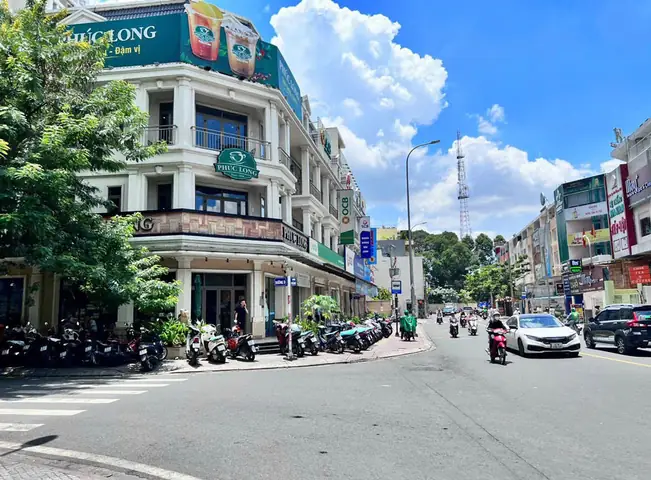 Đánh Giá Chi Tiết Golden Mansion: Liệu Có Xứng Đáng Là Nơi An Cư Lý Tưởng?