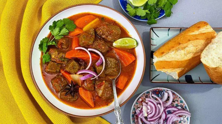 Đánh Giá Chi Tiết: Bò Kho Gánh Chung Cư Ngô Gia Tự Có Thực Sự Đáng “gánh”?