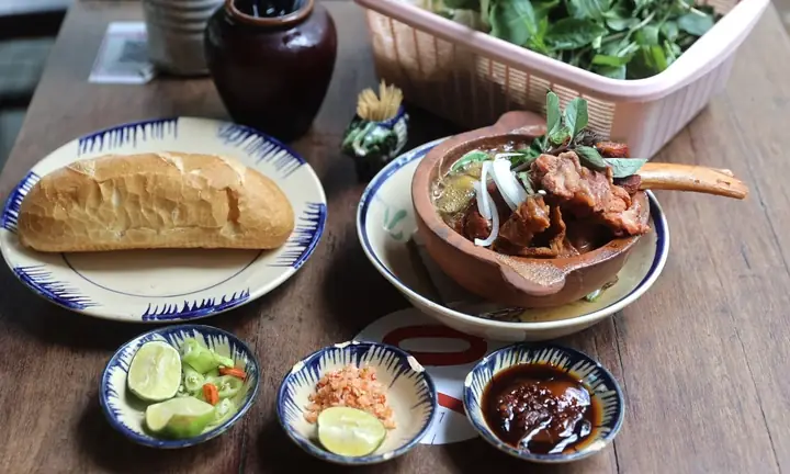 Đánh Giá Chi Tiết: Bò Kho Gánh Chung Cư Ngô Gia Tự Có Thực Sự Đáng “gánh”?