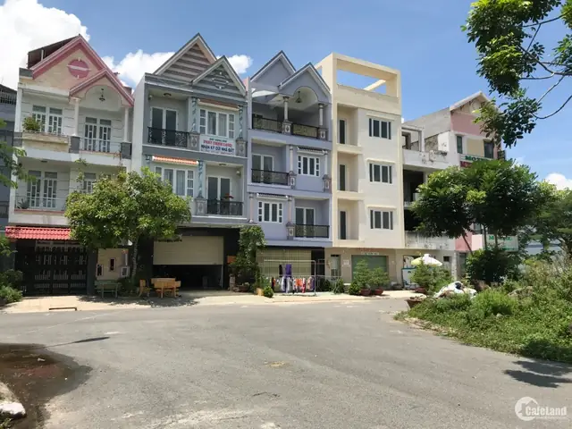 Đánh Giá Chi Tiết Dự Án Chung Cư 135 Bến Lức: Vị Trí, Tiện Ích Và Tiềm Năng Đầu Tư