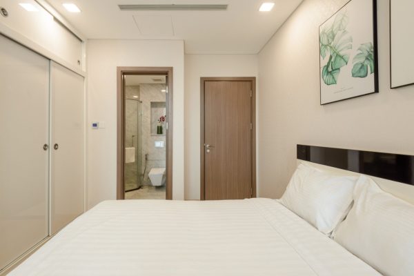 Cho thuê căn hộ 3 phòng ngủ góc cong nội thất sang trọng (11)